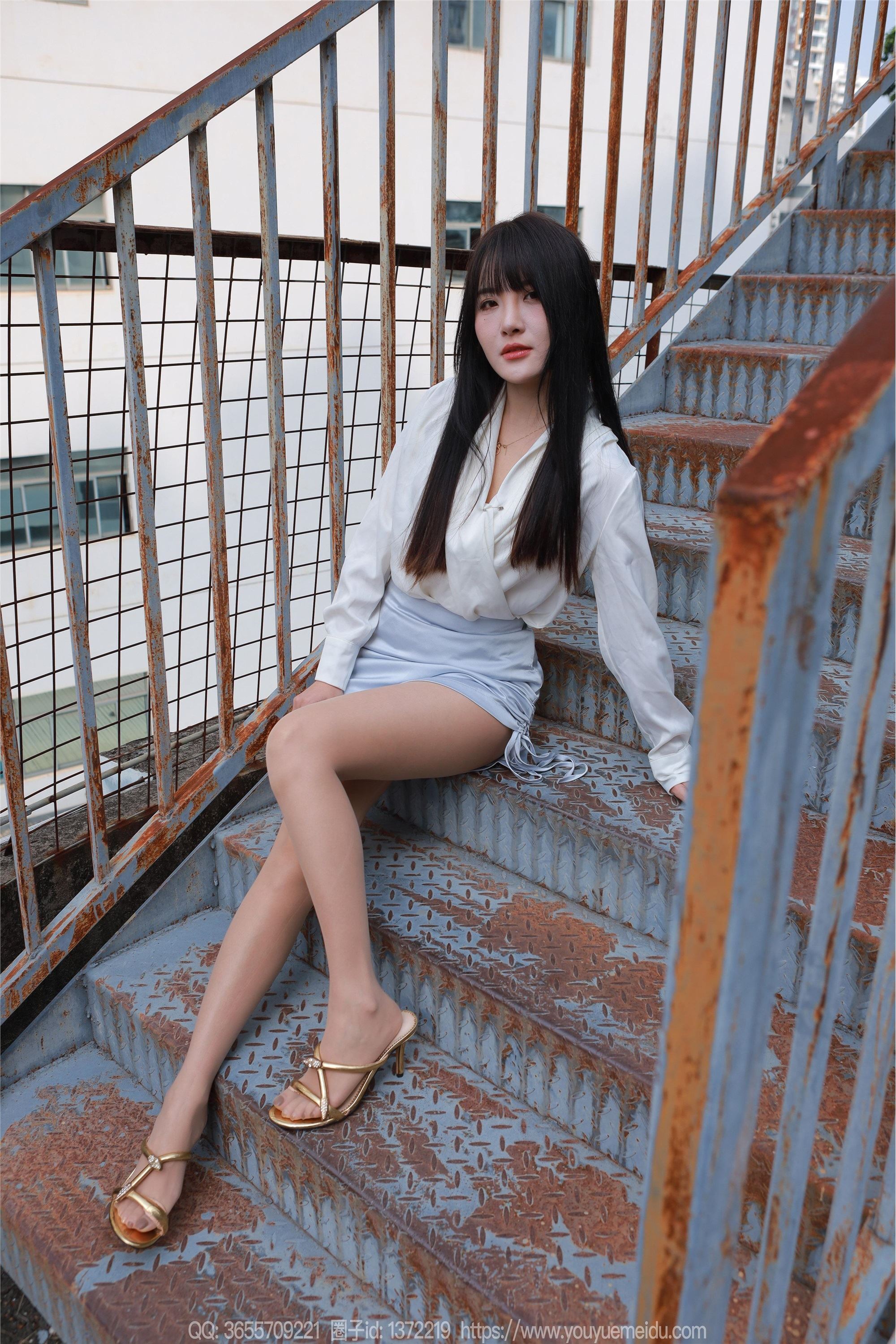 IESS异思趣向  2024.11.08 丝享家 1893 婉萍《蓝色短裙（上）》